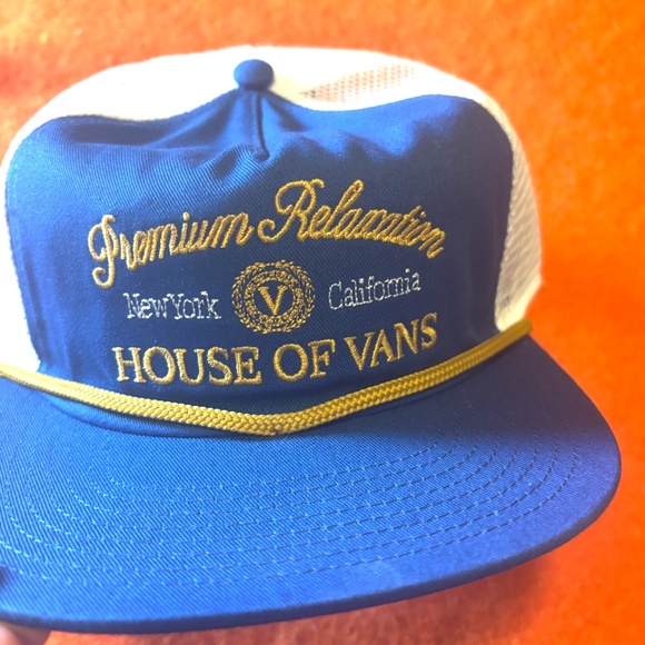 Vans white, blue and yellow unisex Sixty Sixers trucker cap hat NWT - Picture 4 of 7